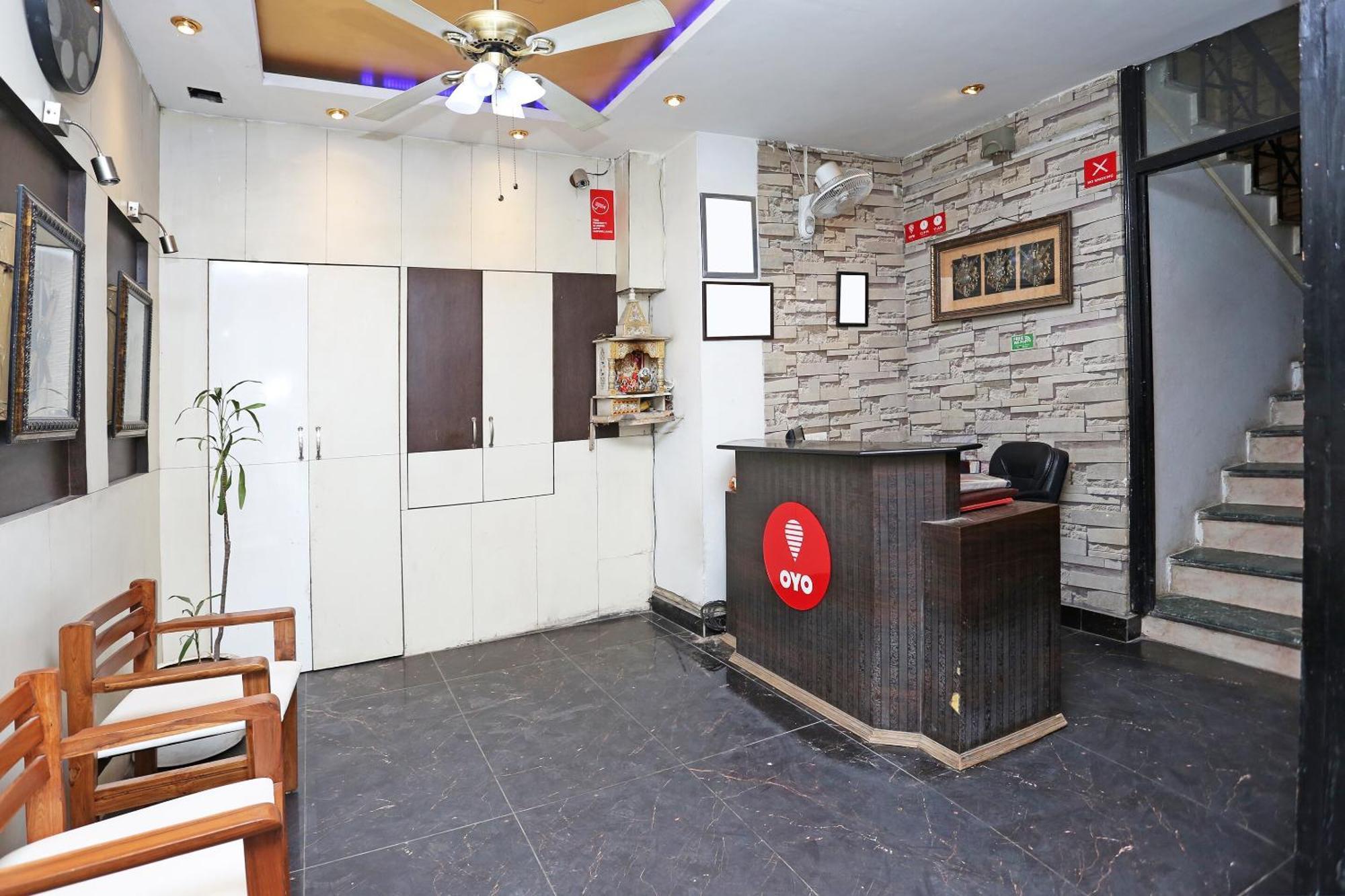 Oyo Flagship Hotel F Five New Delhi Exterior photo